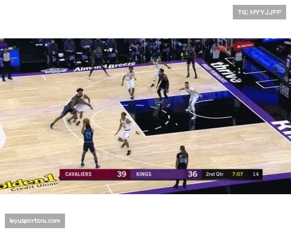 申京完成追梦格林式转型 组织中锋角色盘活火箭传切进攻体系